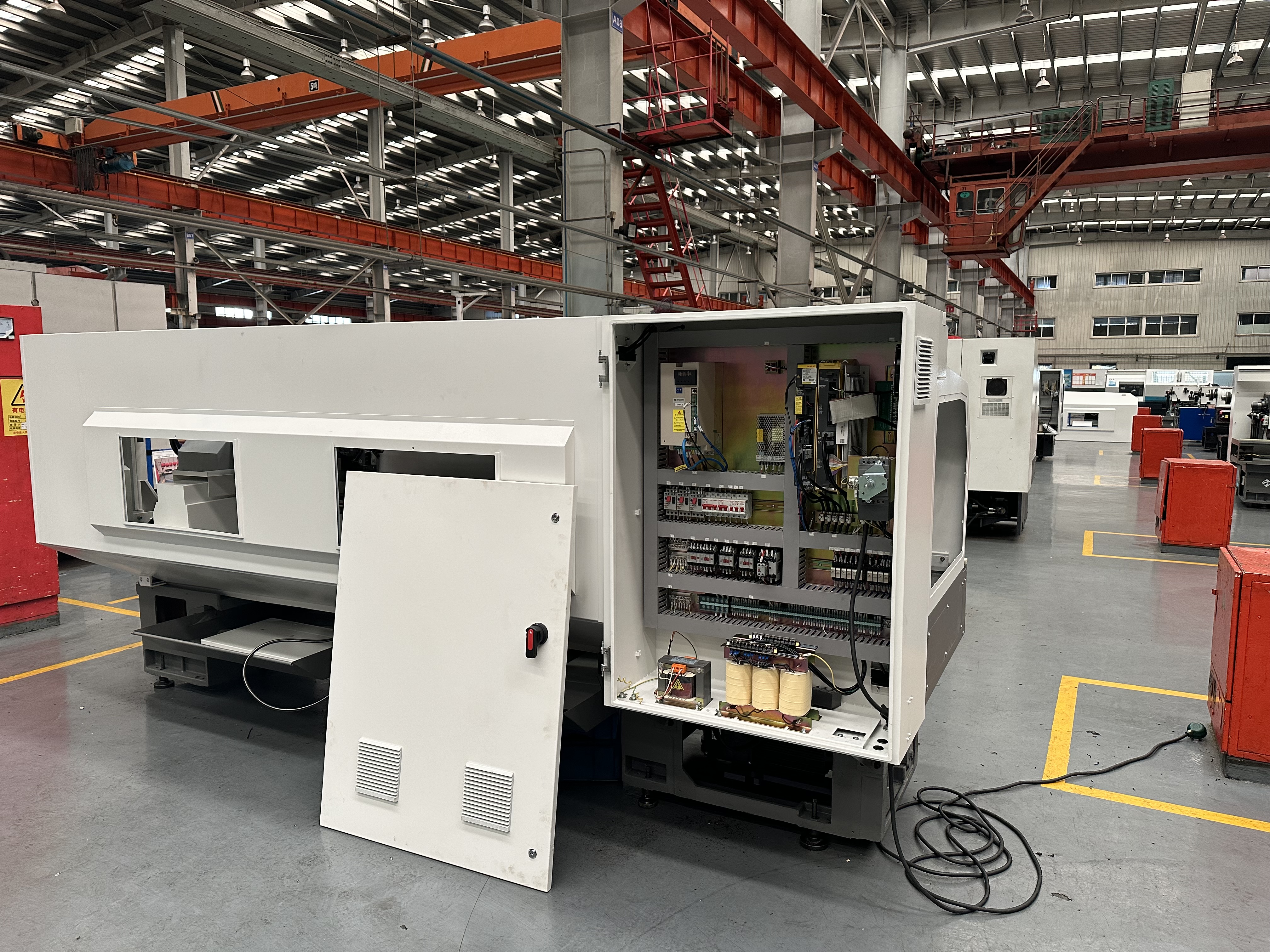 Precio de la máquina de torno CNC CKA6150 DMTG